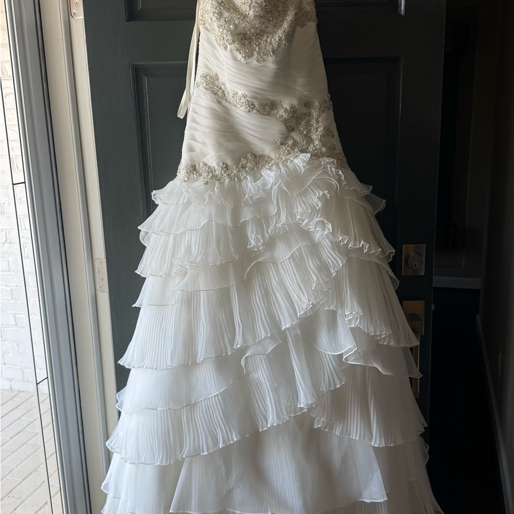 David's Bridal White Wedding Dress - Picture 1 of 4